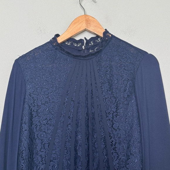 Chico’s Lace Front Top Long Sleeve Fashion Knit Blouse Deep Navy Chico’s Size 0 - Picture 2 of 12
